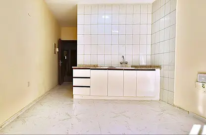 Apartment - Studio - 1 Bathroom for rent in Al Souk Al Kabeer - Bur Dubai - Dubai
