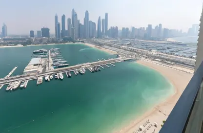 شقة - 2 غرف نوم - 2 حمامات للايجار في مارينا فيستا - إعمار بيتشفرونت - دبي هاربور - دبي