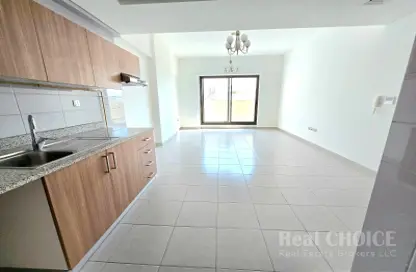 Apartment - 1 Bedroom - 2 Bathrooms for rent in Masaken Al Muteena 02 - Al Muteena - Deira - Dubai