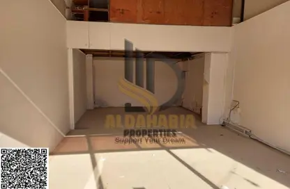 Shop - Studio - 1 Bathroom for rent in Oasis Tower - Al Rashidiya 1 - Al Rashidiya - Ajman