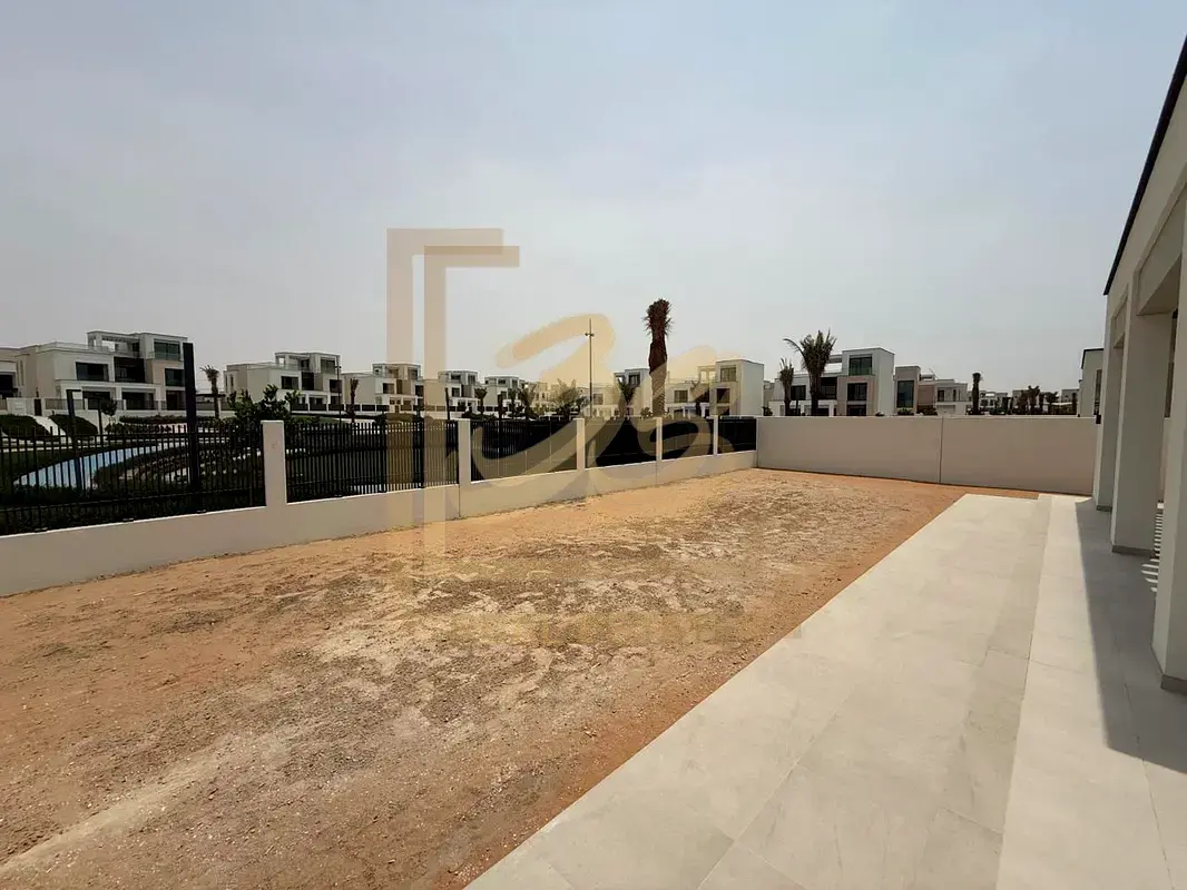 Backing central park | Opposite to Pool | Premium unit by 303308 