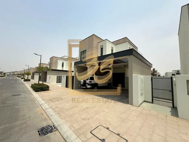 5 bedrooms villa for Sale