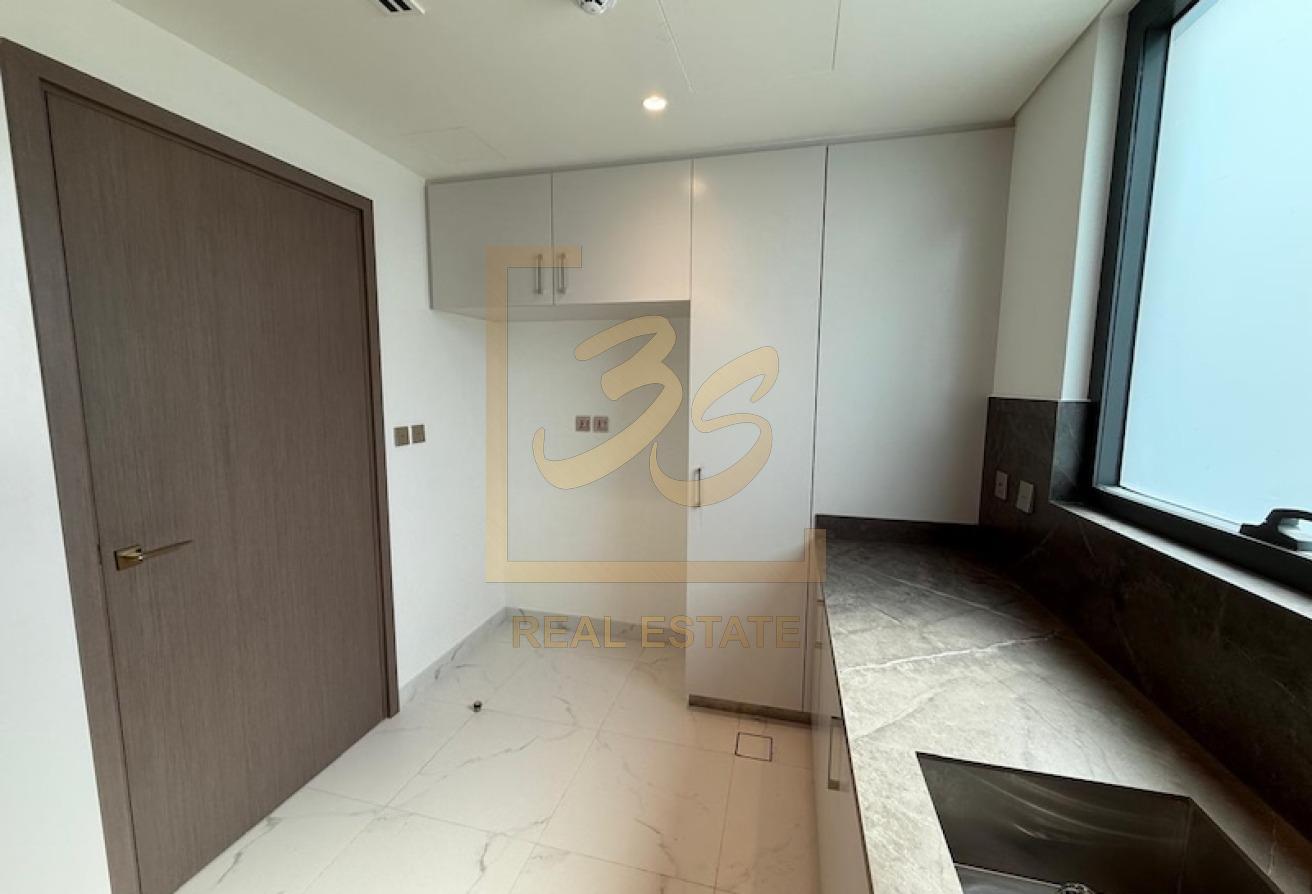 Backing Central Park | Type B | Negotiable by 303308 