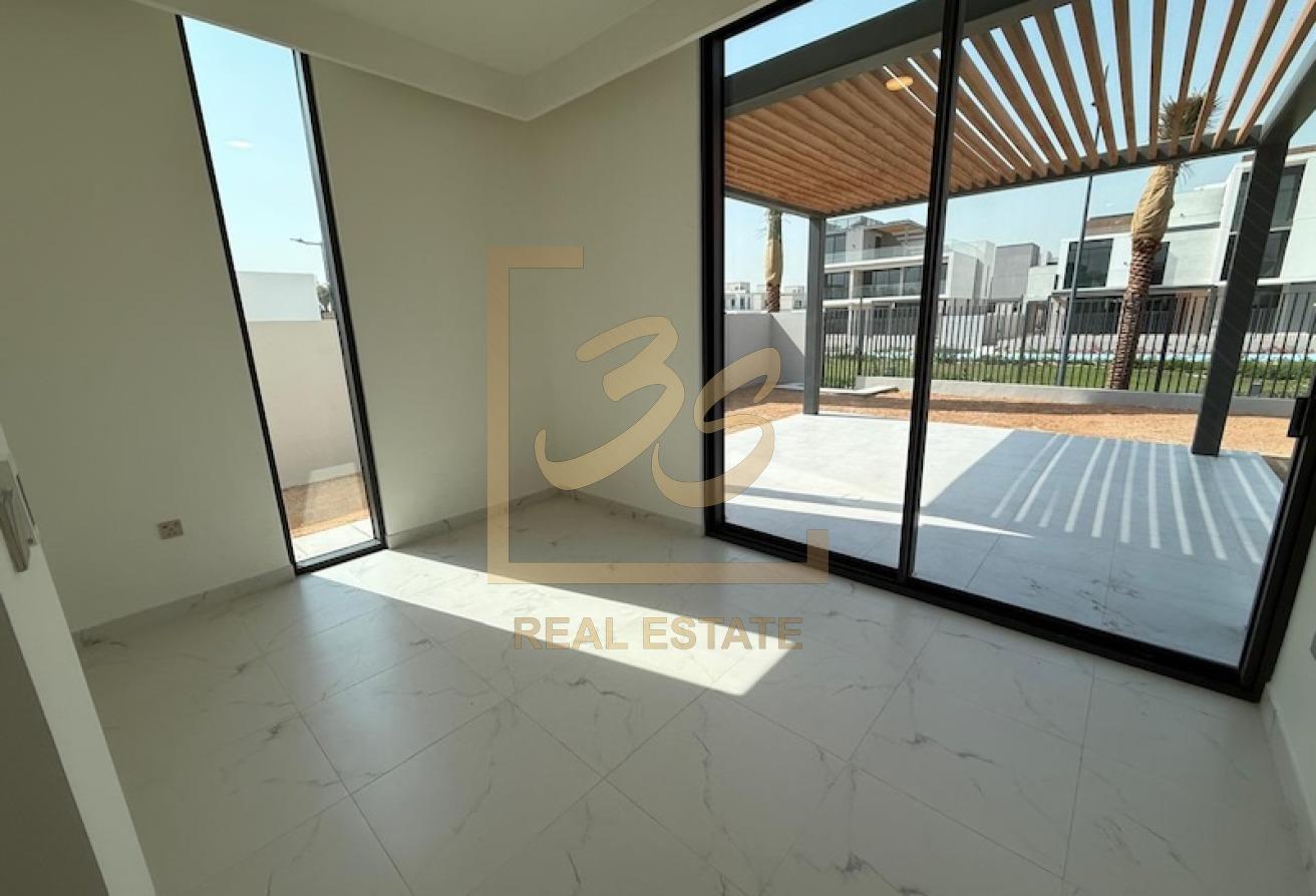 Backing Central Park | Type B | Negotiable by 303308 