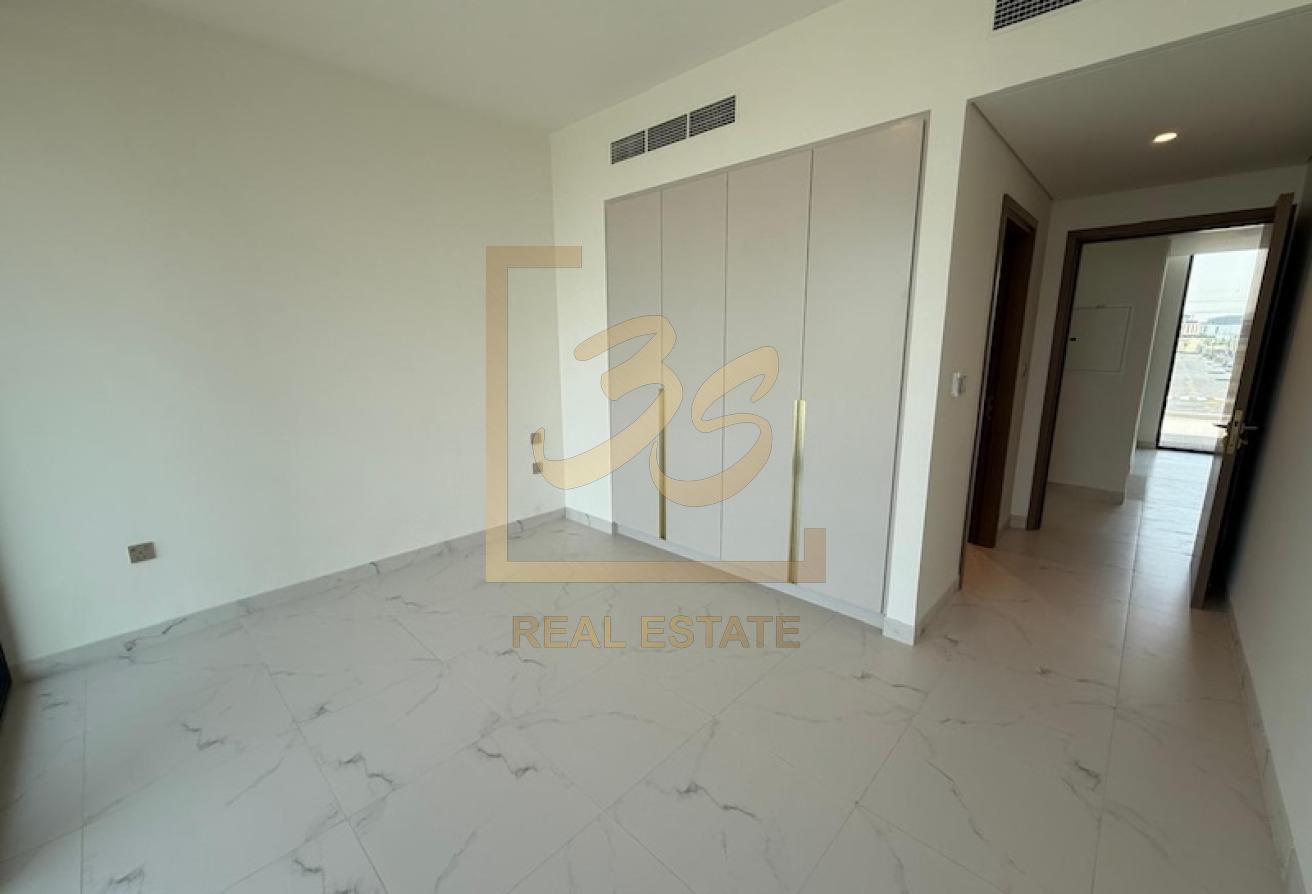 Backing Central Park | Type B | Negotiable by 303308 