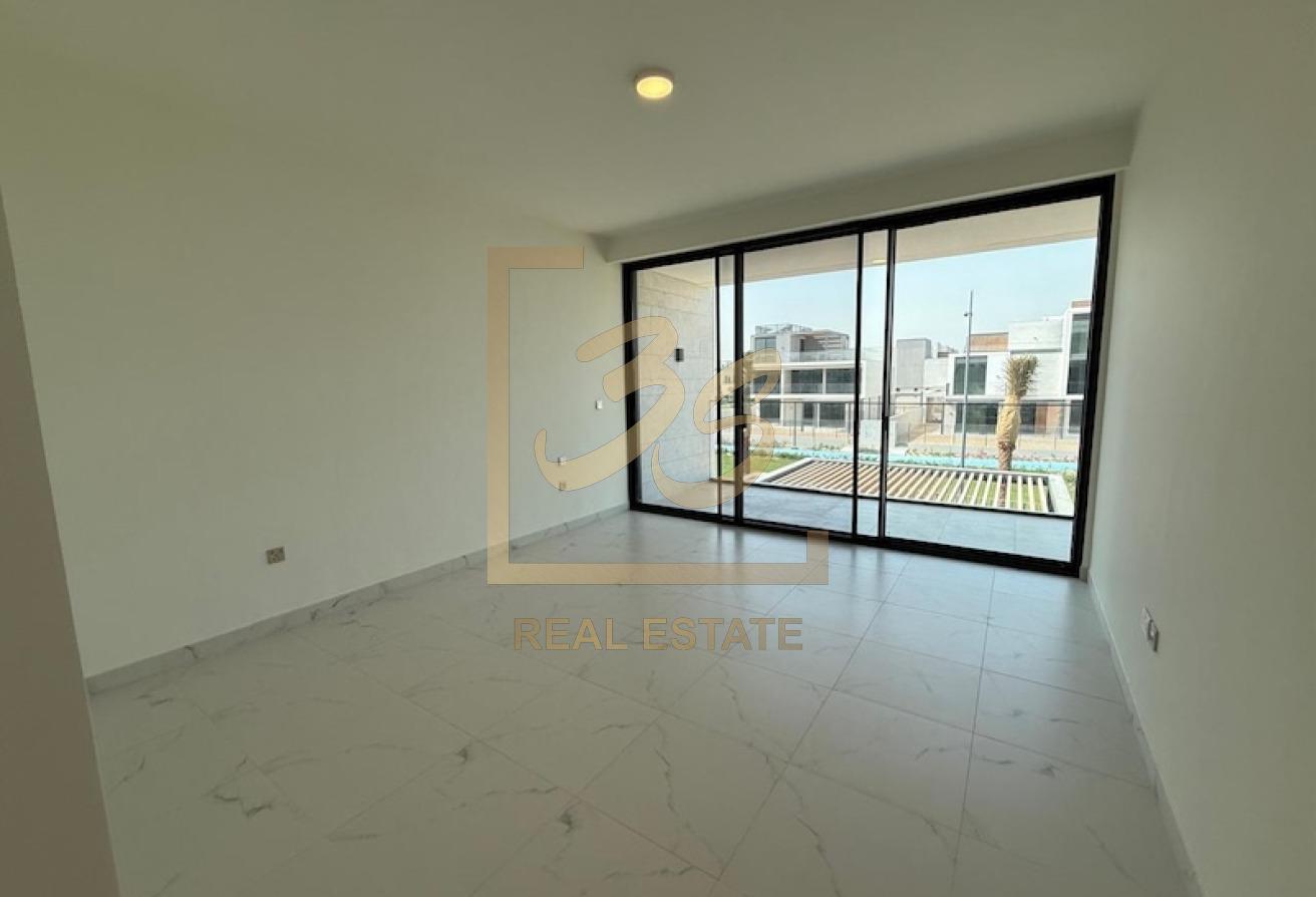 Backing Central Park | Type B | Negotiable by 303308 