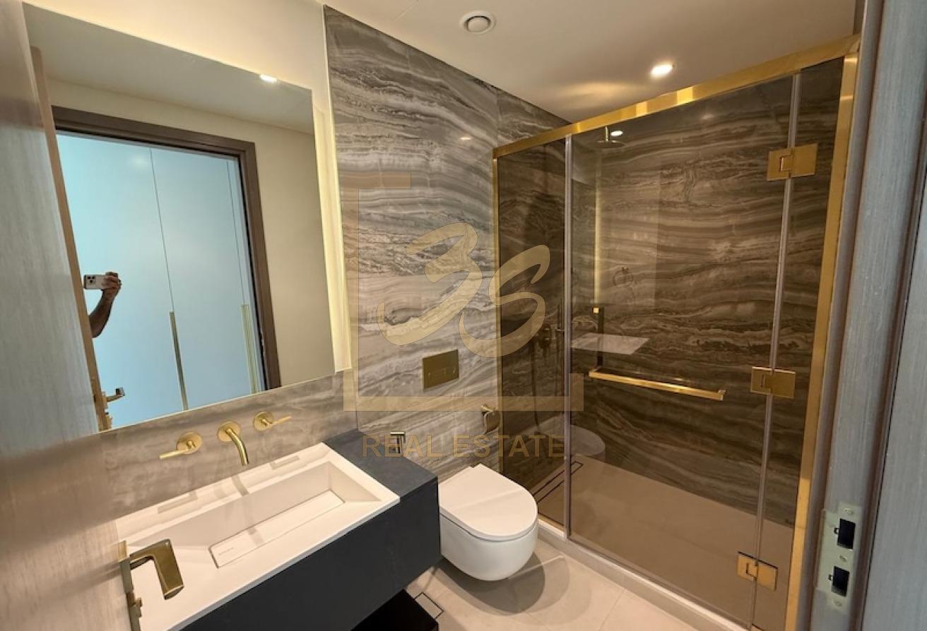 Backing Central Park | Type B | Negotiable by 303308 