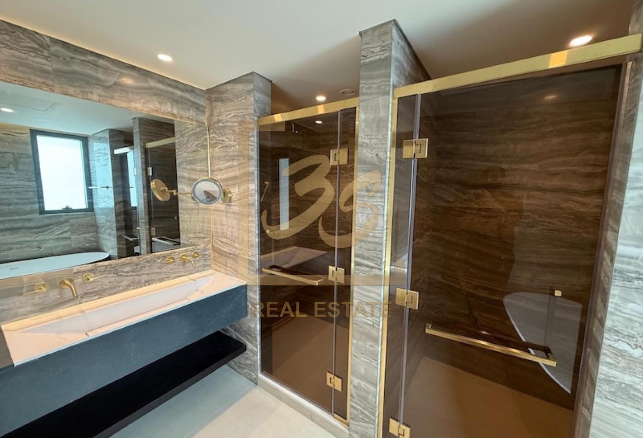 Backing Central Park | Type B | Negotiable by 303308 