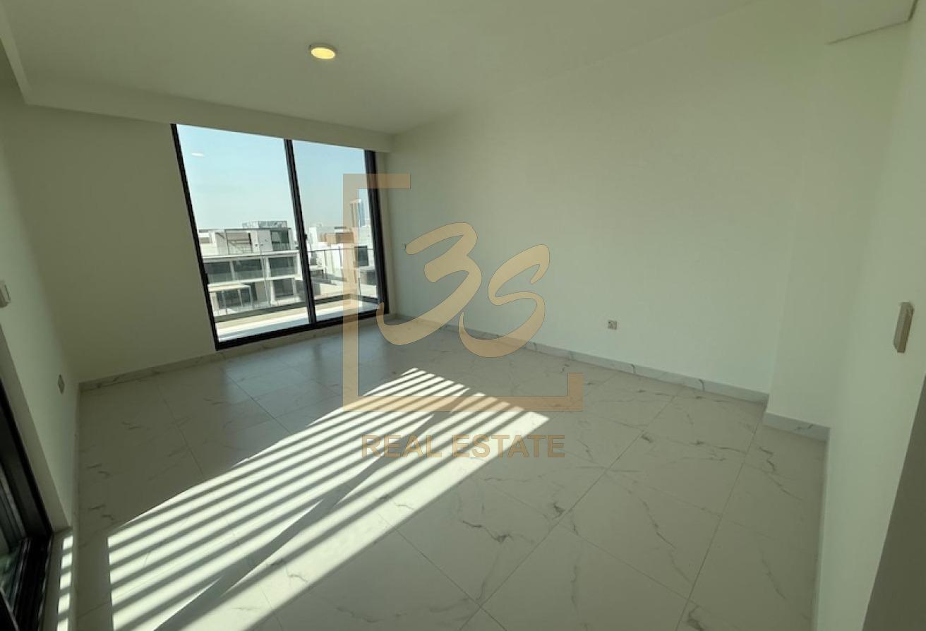 Backing Central Park | Type B | Negotiable by 303308 