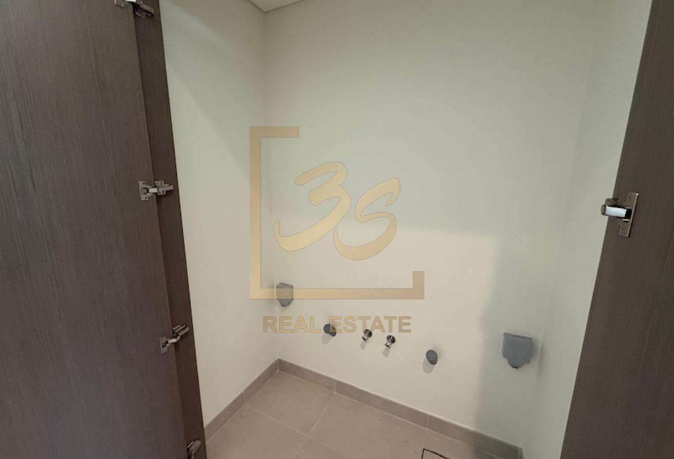 Backing Central Park | Type B | Negotiable by 303308 