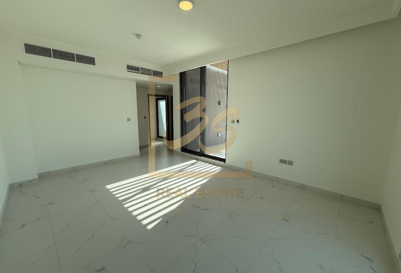 Backing Central Park | Type B | Negotiable by 303308 