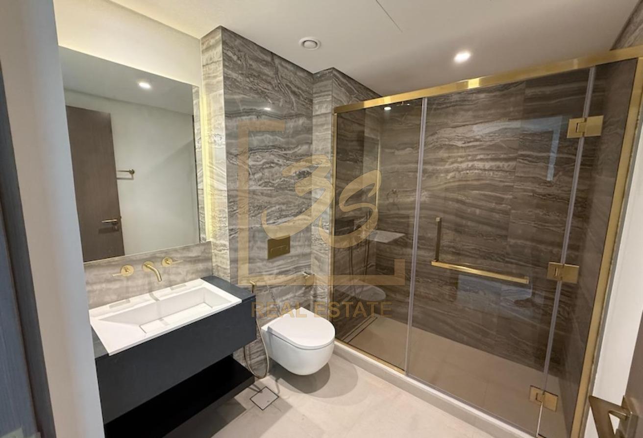 Backing Central Park | Type B | Negotiable by 303308 