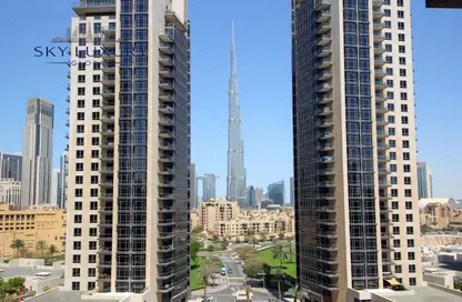 Apartment - 3 Bedrooms - 4 Bathrooms for rent in Elite Downtown Residence - Downtown Dubai - Dubai