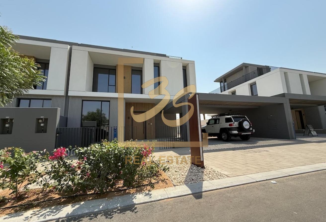 4 bedrooms villa for Sale