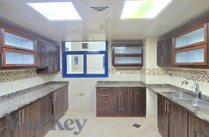Duplex - 3 - 4 for rent in Al Shaheen Tower - Al Khalidiya - Abu Dhabi