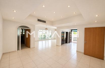Villa - 4 Bedrooms - 5 Bathrooms for rent in Umm Suqeim 2 Villas - Umm Suqeim 2 - Umm Suqeim - Dubai