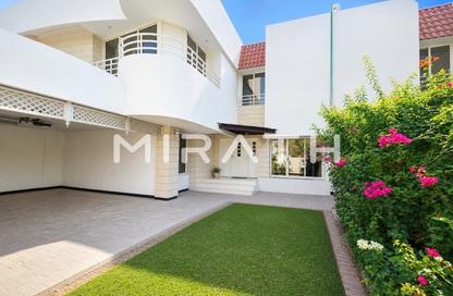 Villa - 4 - 4 for rent in Jumeirah 3 Villas - Jumeirah 3 - Jumeirah - Dubai