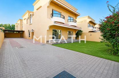 Villa - 5 - 5 for rent in Umm Suqeim 1 Villas - Umm Suqeim 1 - Umm Suqeim - Dubai