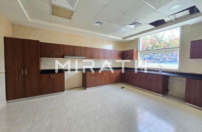 Villa - 5 Bedrooms - 5 Bathrooms for rent in Jumeirah 2 Villas - Jumeirah 2 - Jumeirah - Dubai
