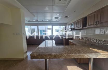 Villa - 5 - 5 for rent in Umm Suqeim 1 Villas - Umm Suqeim 1 - Umm Suqeim - Dubai