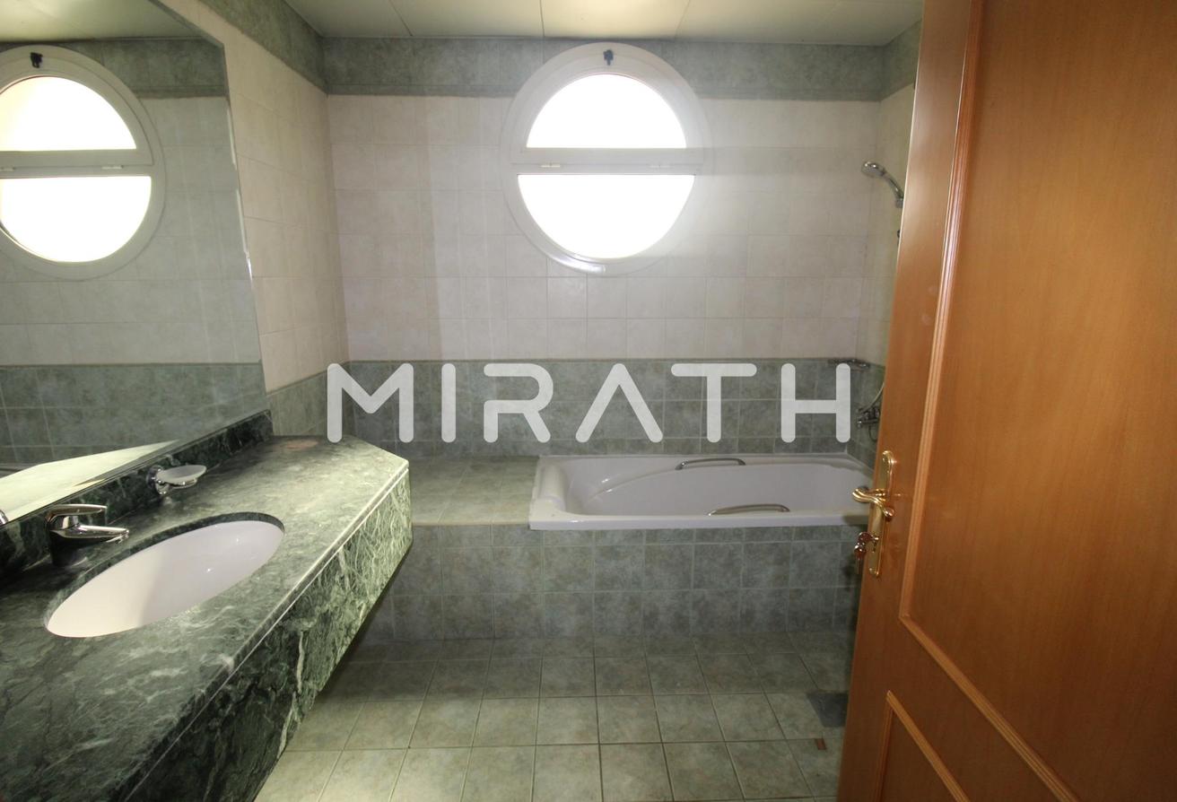 Well Built 4BR Villa with Private Garden | Pool photo 6
