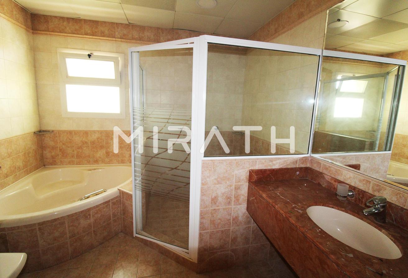 Well Built 4BR Villa with Private Garden | Pool photo 10
