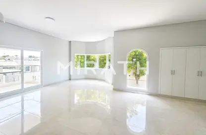 Villa - 5 Bedrooms - 6 Bathrooms for rent in Jumeirah 3 - Jumeirah - Dubai
