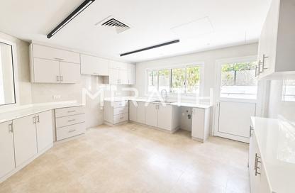 Villa - 5 - 6 for rent in Jumeirah 3 - Jumeirah - Dubai