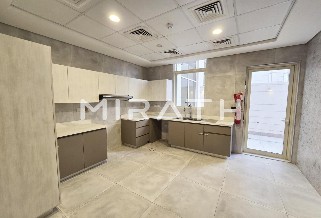 6BR+Maid Villa |Private Pool |Elevator photo 4