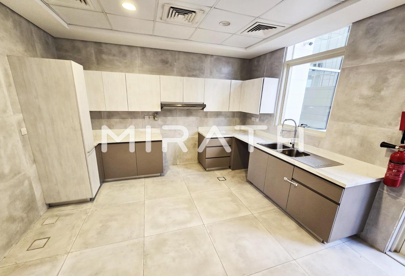 6BR+Maid Villa |Private Pool |Elevator photo 5