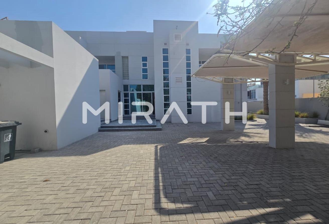 Fully Renovated | Private Garden | Shared Pool photo 17