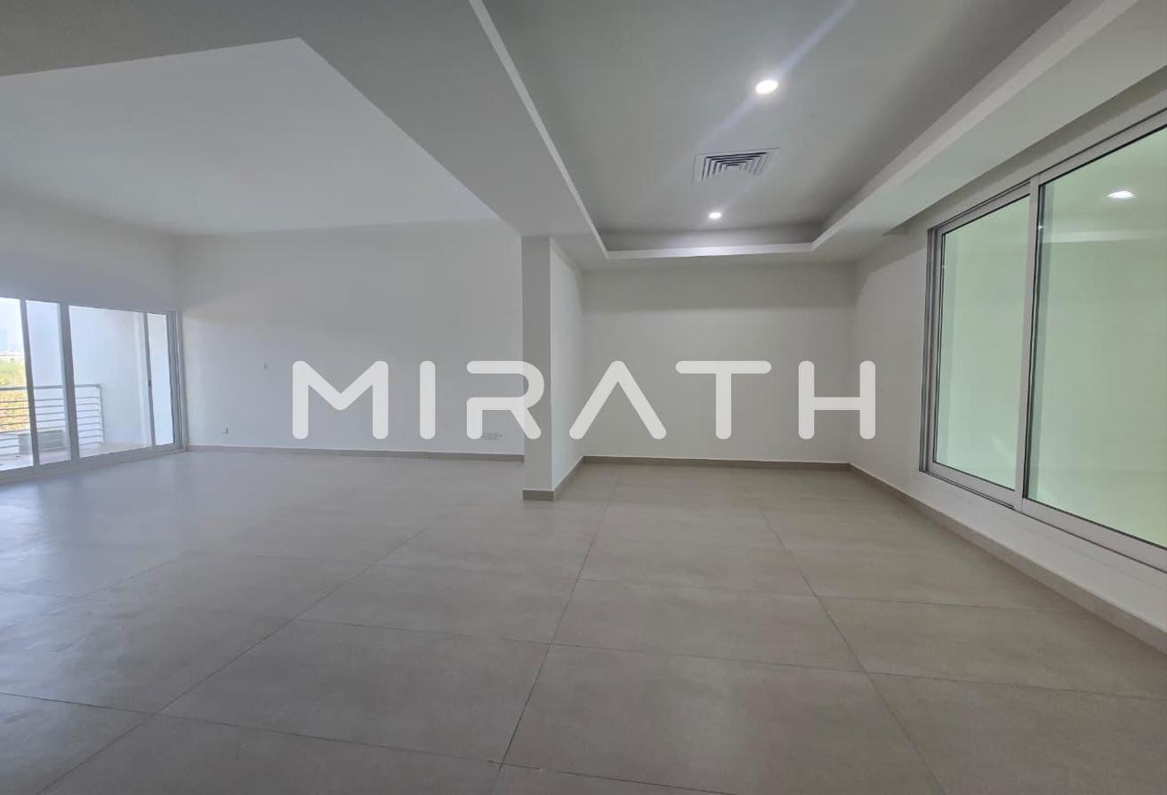 Fully Renovated | Private Garden | Shared Pool photo 8