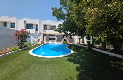 Villa - 4 Bedrooms - 4 Bathrooms for rent in Jumeirah 1 Villas - Jumeirah 1 - Jumeirah - Dubai