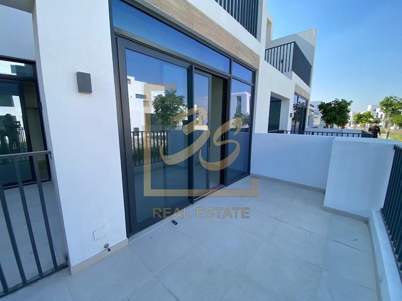 Single row | Backing pool and park | G+2 by 303308 