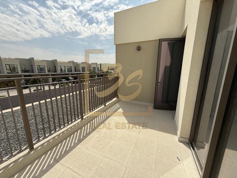 Single row | Backing pool and park | G+2 by 303308 