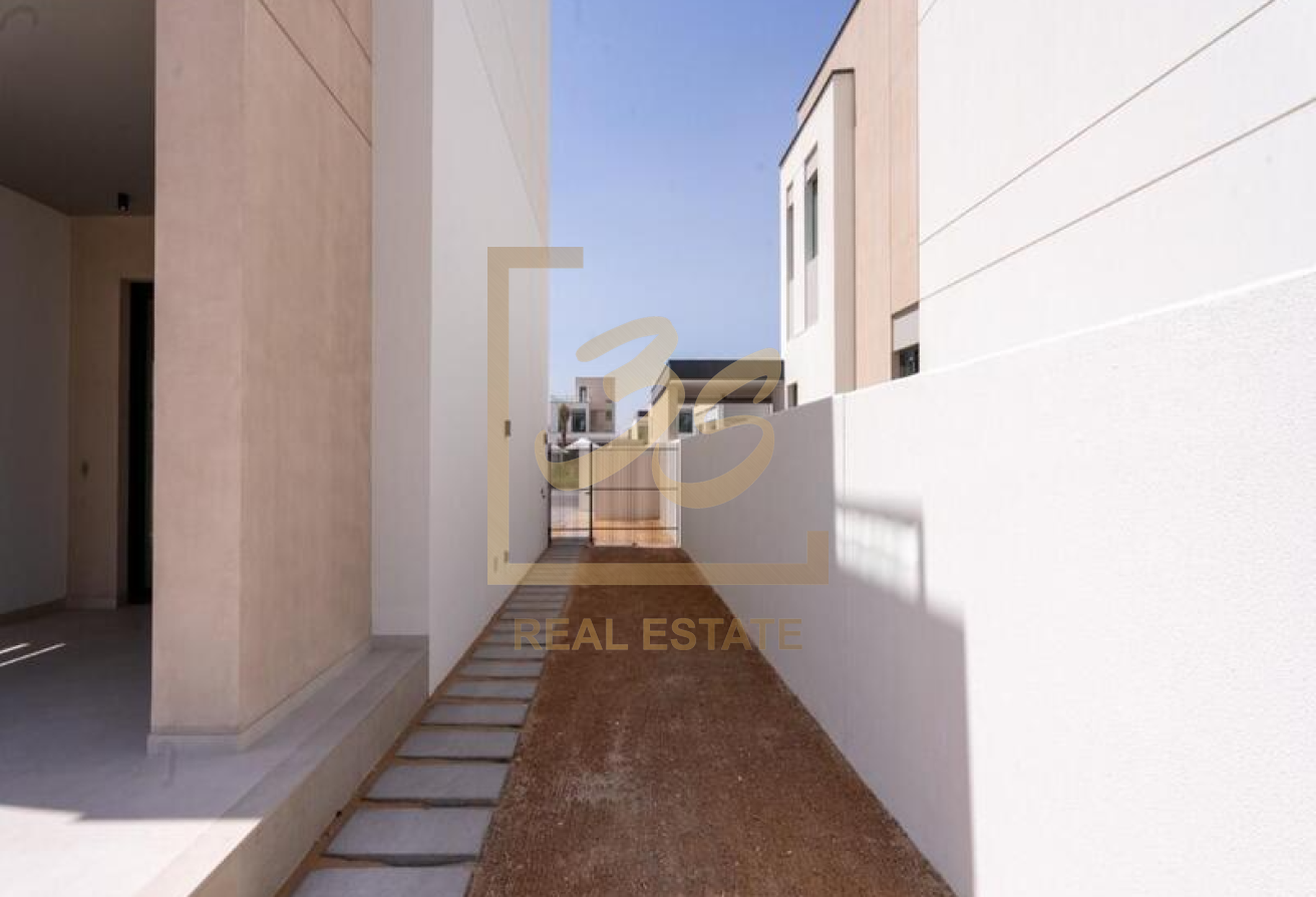 Modern Villa | Ready to Move In | Immense Plot by 266909 