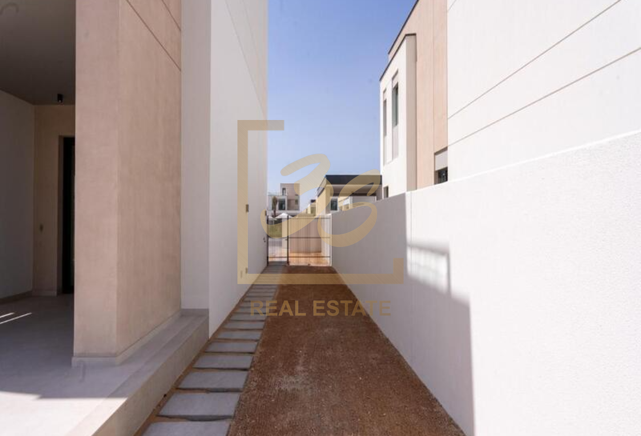 Modern Villa | Ready to Move In | Immense Plot by 266909 