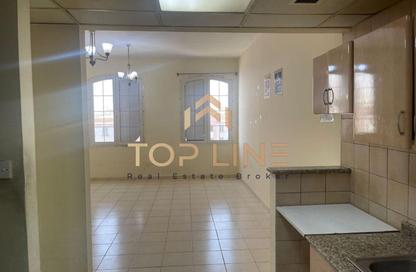 Apartment - Studio - 1 for rent in Building X07 - England Cluster - International City - Dubai Apartment - Studio - 1 for rent in Building X07 - England Cluster - International City - Dubai