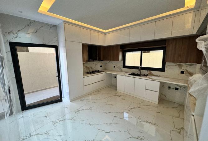 14226438 - Property Image 3