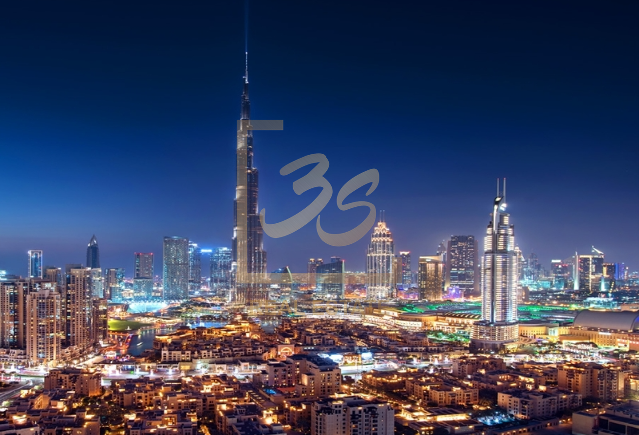 Spacious Layout | Investors Deal | Beach Access by 229540 