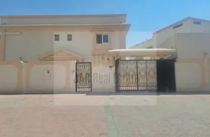 Villa - 4 Bedrooms - 5 Bathrooms for rent in Mankhool Road - Bur Dubai - Dubai