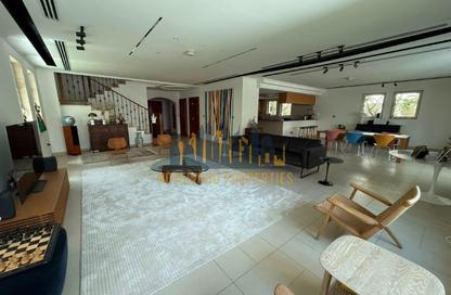 Villa - 4 Bedrooms - 6 Bathrooms for rent in District 3 - Jumeirah Park - Dubai
