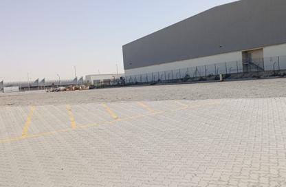 Warehouse - Studio - 2 Bathrooms for rent in Jebel Ali - Dubai