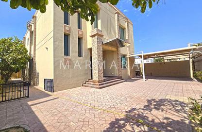 Villa - 5 Bedrooms - 5 Bathrooms for rent in Umm Suqeim 2 Villas - Umm Suqeim 2 - Umm Suqeim - Dubai