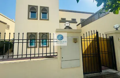 Villa - 4 Bedrooms - 5 Bathrooms for sale in District 4 - Royal Park - Jumeirah Park - Dubai