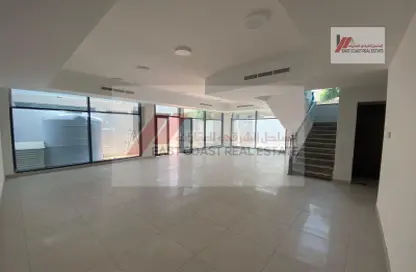 Villa - 4 Bedrooms - 5 Bathrooms for rent in Corniche Al Fujairah - Fujairah