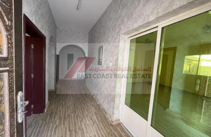 Villa - 2 Bedrooms - 3 Bathrooms for rent in Corniche Al Fujairah - Fujairah