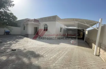 فيلا - 2 غرف نوم - 3 حمامات للايجار في كورنيش الفجيرة - الفجيرة