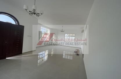 Villa - 4 Bedrooms - 5 Bathrooms for rent in Corniche Al Fujairah - Fujairah