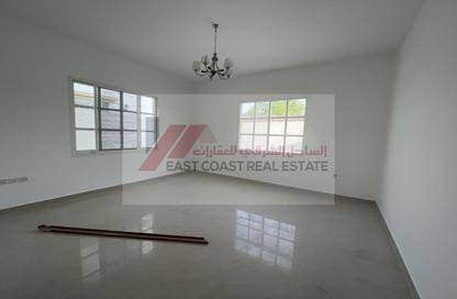 Villa - 4 Bedrooms - 5 Bathrooms for rent in Corniche Al Fujairah - Fujairah